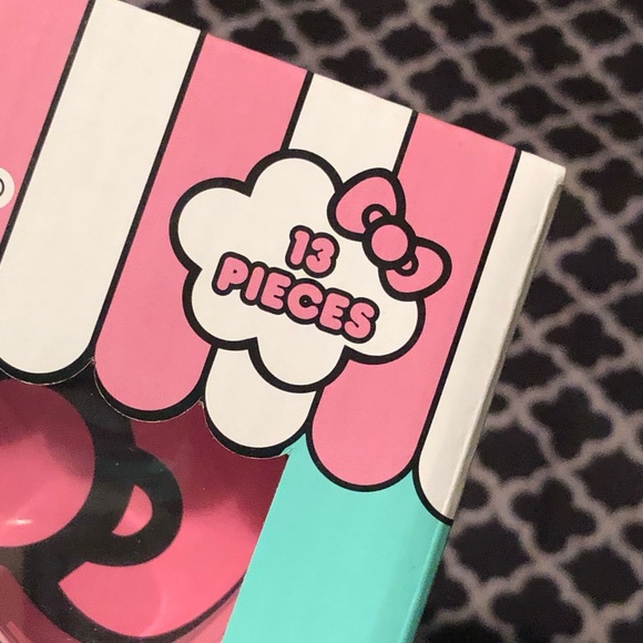 Handstand Kitchen Hello Kitty Cookie Baking Set W/ Cutters Non-Stick Mat 13 pc. - Picture 8 of 8